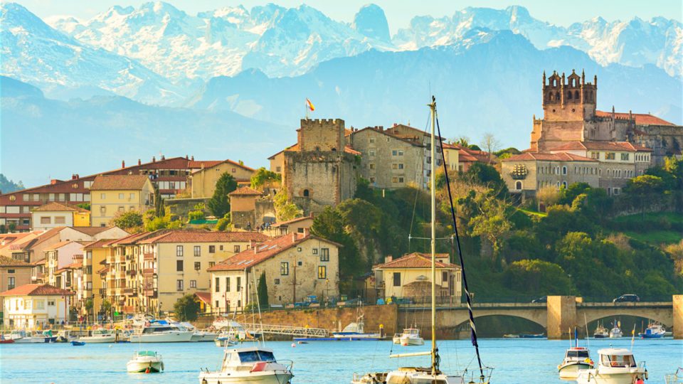 Mar, montaña, pueblos medievales y marineros en Cantabria